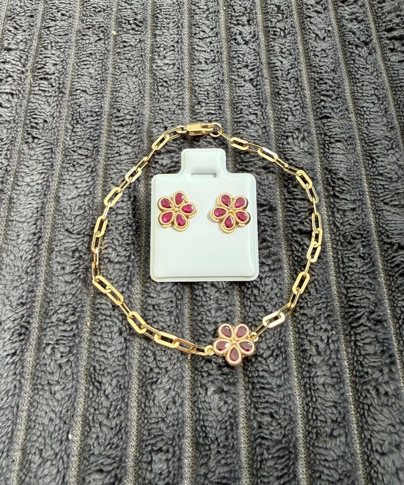 Bracelet and earring set
